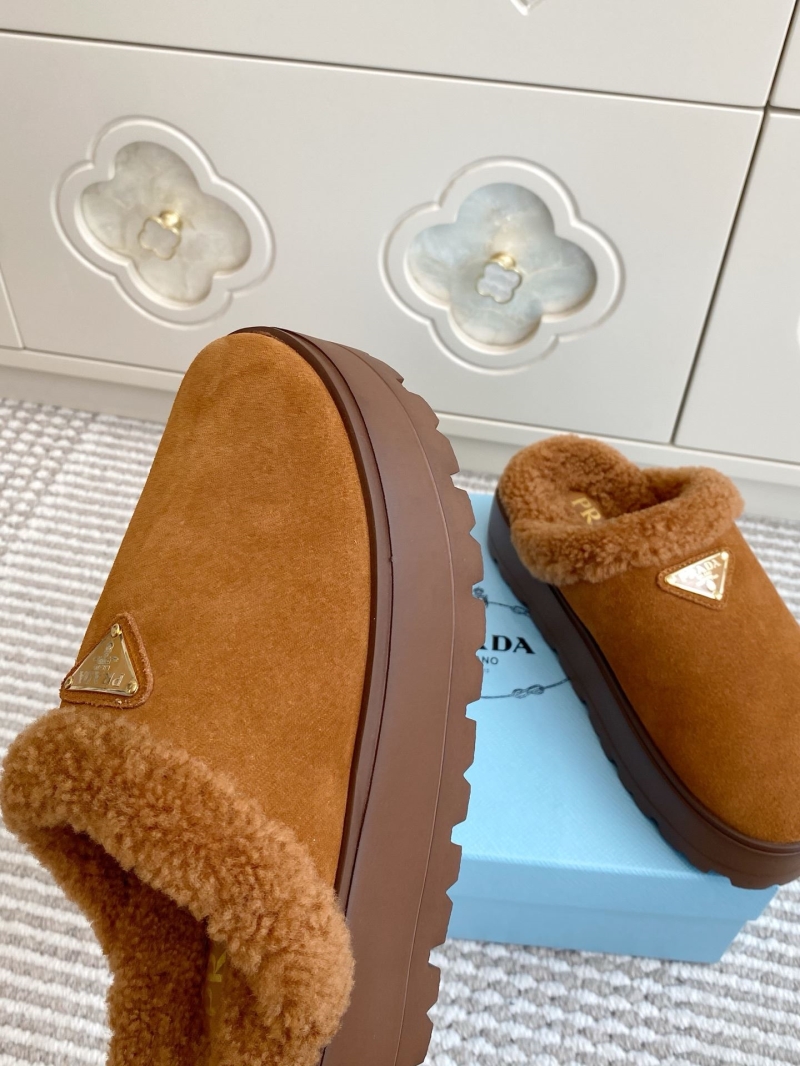 Pra*a slippers